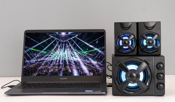 2.1 USB power PC speakers with colorful light